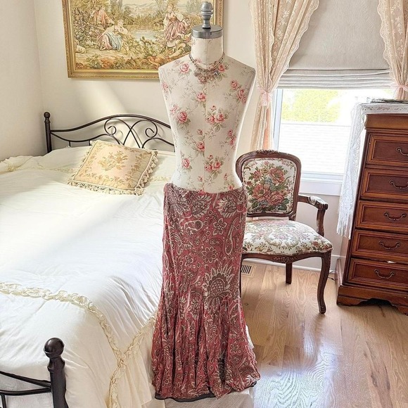Charter Club Dresses & Skirts - paisley silk maxi Y2K Charter Club paisley silk maxi skirt size 14 100% silk